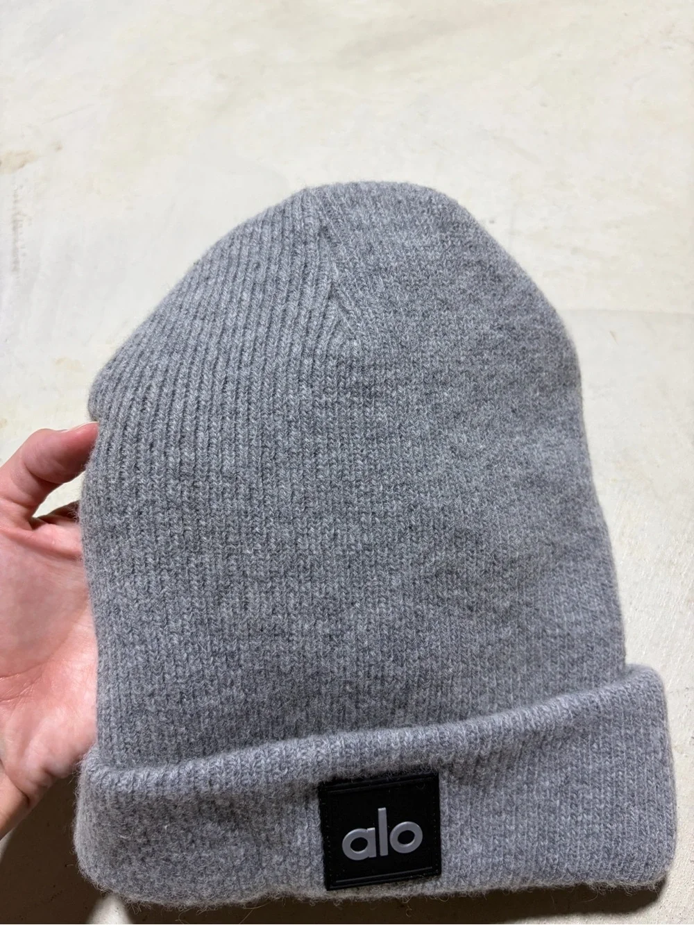 ALO Yoga Gray Ribbed everyday beanie Logo
